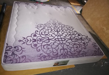紫花床垫